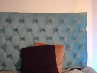Paola2Lyon's Live Sex Cam Show