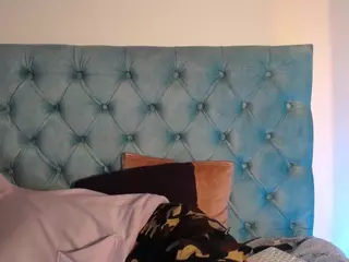 Paola2Lyon's Live Sex Cam Show