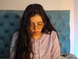 Paola2Lyon's Live Sex Cam Show