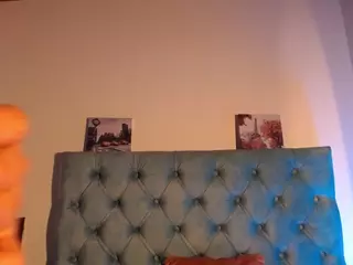 Paola2Lyon's Live Sex Cam Show
