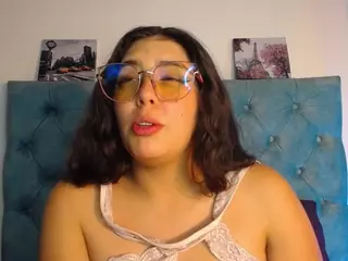 Paola2Lyon's Live Sex Cam Show