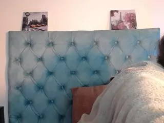 Paola2Lyon's Live Sex Cam Show