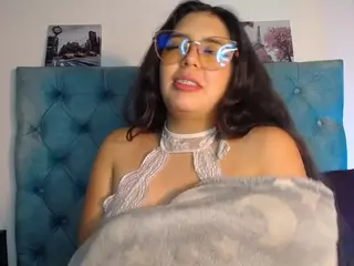 Paola2Lyon's Live Sex Cam Show