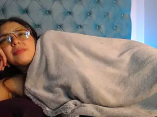 Paola2Lyon's Live Sex Cam Show