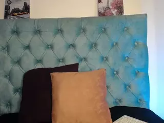 Paola2Lyon's Live Sex Cam Show