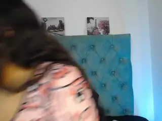 Paola2Lyon's Live Sex Cam Show