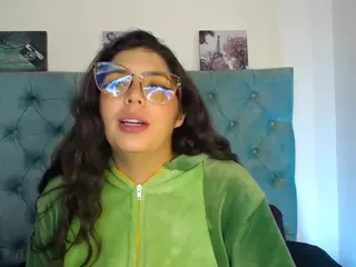 Paola2Lyon's Live Sex Cam Show