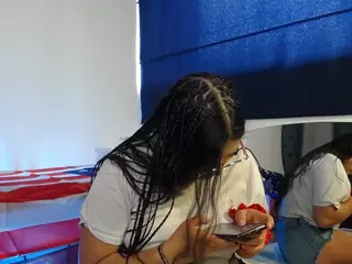 Paola2Lyon's Live Sex Cam Show