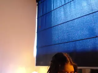 Paola2Lyon's Live Sex Cam Show