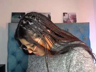 Paola2Lyon's Live Sex Cam Show