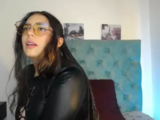 Paola2Lyon's Live Sex Cam Show