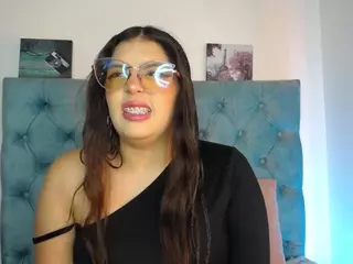Paola2Lyon's Live Sex Cam Show