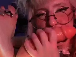 AlexTheKitten's Live Sex Cam Show