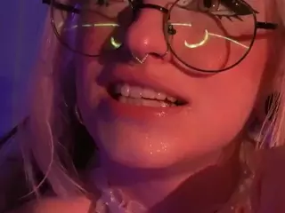 AlexTheKitten's Live Sex Cam Show