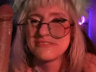 AlexTheKitten's Live Sex Cam Show