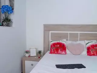 AylinRoss's Live Sex Cam Show