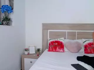 AylinRoss's Live Sex Cam Show