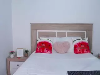 AylinRoss's Live Sex Cam Show