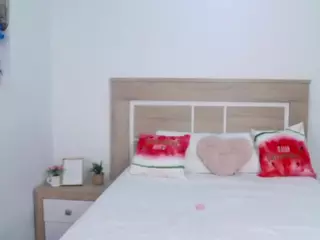 AylinRoss's Live Sex Cam Show