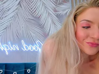 EmillyHart's Live Sex Cam Show