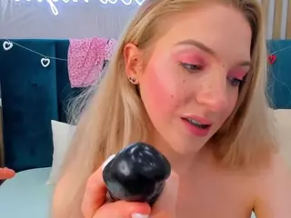 EmillyHart's Live Sex Cam Show