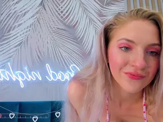 EmillyHart's Live Sex Cam Show