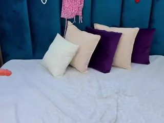 EmillyHart's Live Sex Cam Show