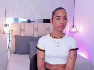 Alice-Massie1's Live Sex Cam Show