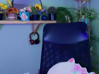 Littlelua's Live Sex Cam Show