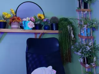 Littlelua's Live Sex Cam Show