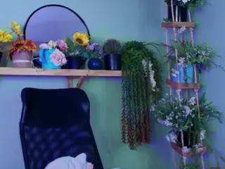Littlelua's Live Sex Cam Show