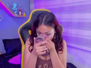Littlelua's Live Sex Cam Show