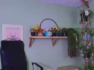 Littlelua's Live Sex Cam Show