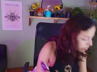 Littlelua's Live Sex Cam Show