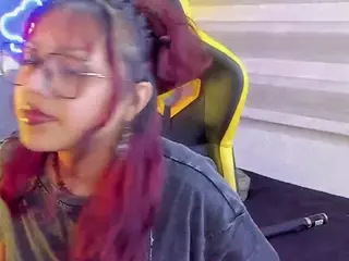 Littlelua's Live Sex Cam Show