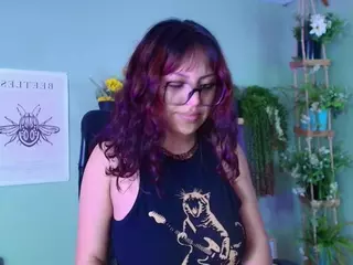 Littlelua's Live Sex Cam Show