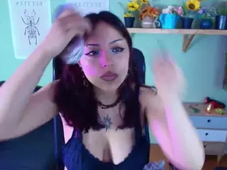 Littlelua's Live Sex Cam Show