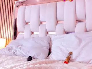 hazel-ross-tcw's Live Sex Cam Show