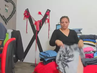 Hotandfierylatinos2024's Live Sex Cam Show