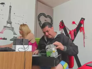 Hotandfierylatinos2024's Live Sex Cam Show