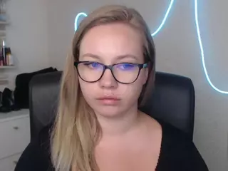 Holly95love's Live Sex Cam Show