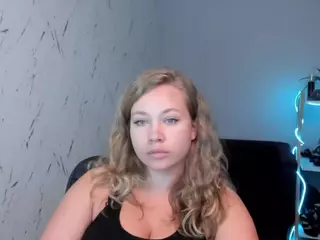 Holly95love's Live Sex Cam Show