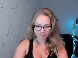 Holly95love's Live Sex Cam Show