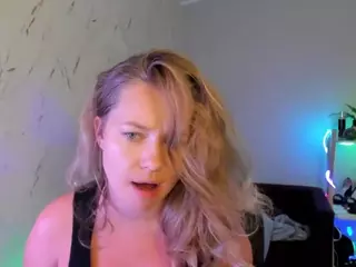 Holly95love's Live Sex Cam Show
