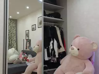 Jenie-Fire's Live Sex Cam Show
