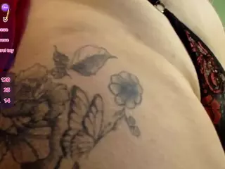 LAYNABIGBOOBS's Live Sex Cam Show