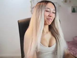 AmaiLiuu's Live Sex Cam Show
