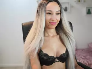 AmaiLiuu's Live Sex Cam Show