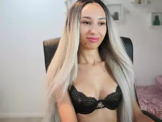 AmaiLiuu's Live Sex Cam Show