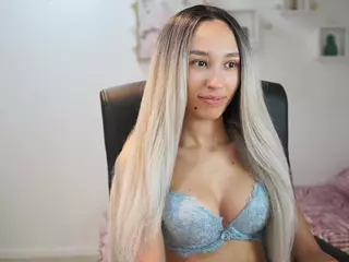 AmaiLiuu's Live Sex Cam Show